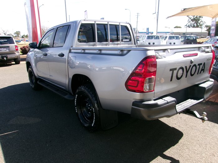 2021 Toyota Hilux 4x4 Hilux 4x4 SR 2.8L T Diesel Automatic Double Cab 2U76970 001