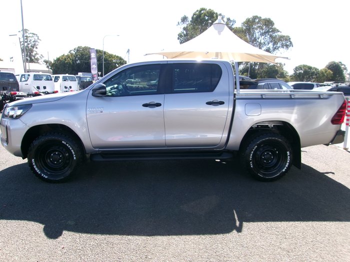 2021 Toyota Hilux 4x4 Hilux 4x4 SR 2.8L T Diesel Automatic Double Cab 2U76970 001
