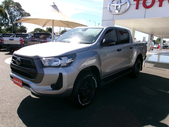 2021 Toyota Hilux 4x4 Hilux 4x4 SR 2.8L T Diesel Automatic Double Cab 2U76970 001