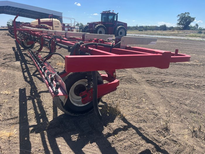 2016 CROPLANDS  BT4000/36TR WEEDIT 