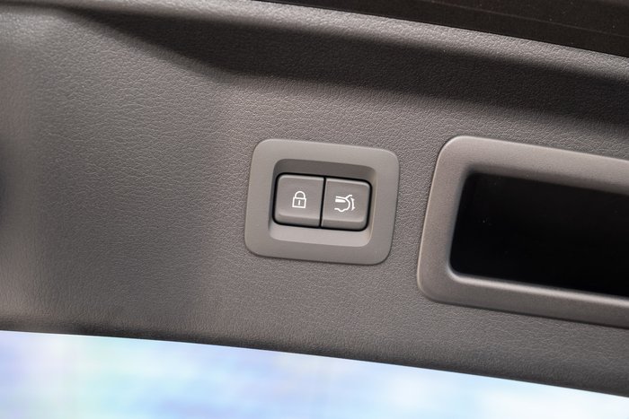 2025 Mazda CX-70 G50e Azami