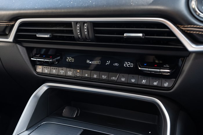 2025 Mazda CX-70 G50e Azami