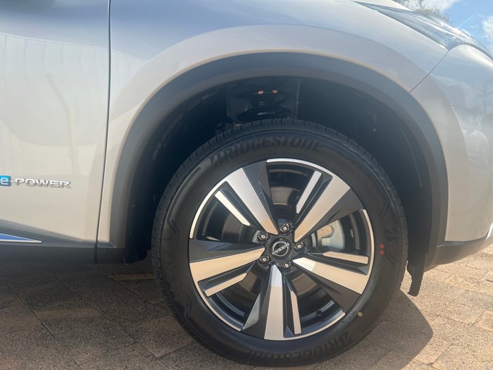 2024 Nissan X-TRAIL Ti-L e-POWER - 19 inch alloys