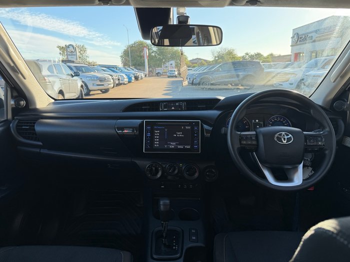 2019 Toyota Hilux SR Glacier White