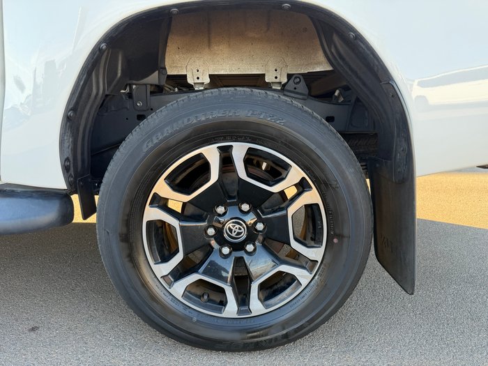 2019 Toyota Hilux SR Glacier White