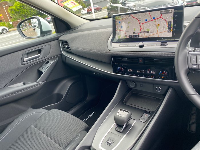 2025 Nissan QASHQAI ST-L