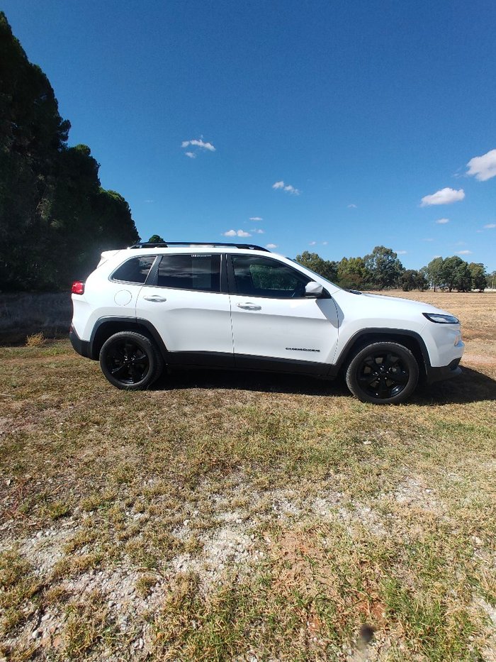 2015 Jeep Cherokee Blackhawk