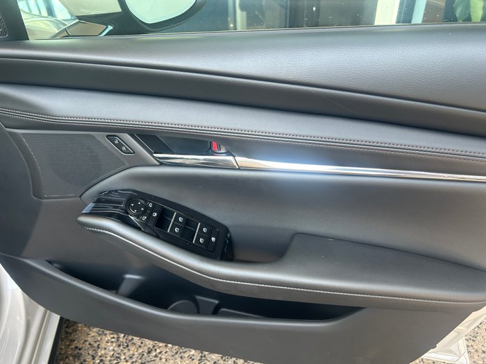 2025 Mazda 3 G20 Touring