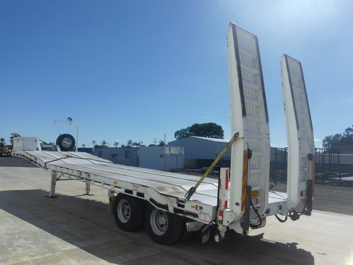 2004 J Smith  Sons Tandem Beavertail Plant Trailer