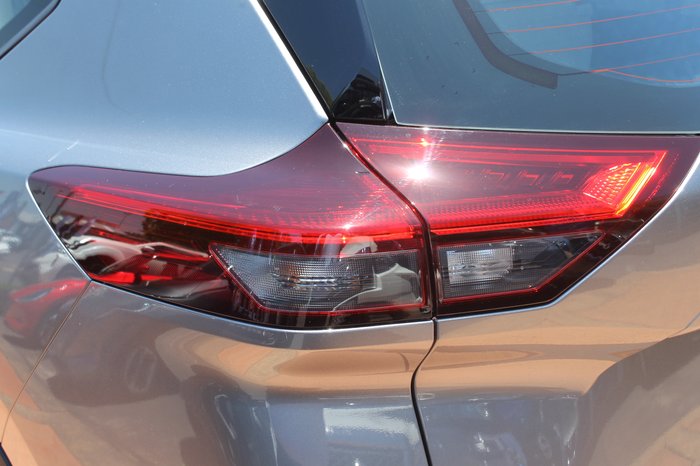 2025 Nissan X-TRAIL ST