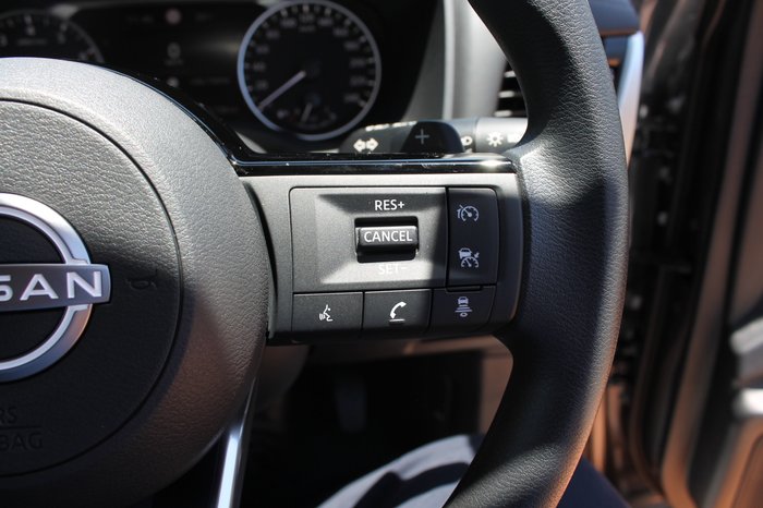 2025 Nissan X-TRAIL ST