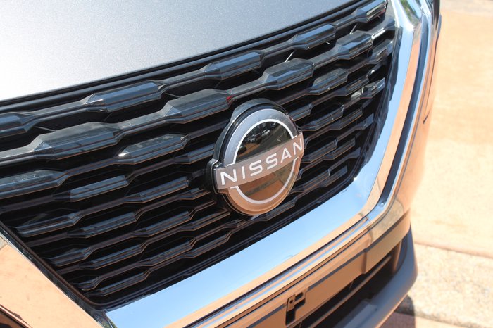 2025 Nissan X-TRAIL ST