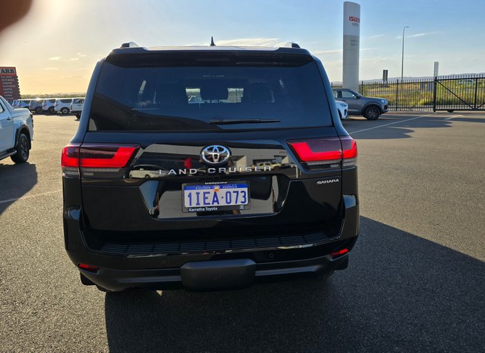 2024 Toyota LANDCRUISER Sahara Black