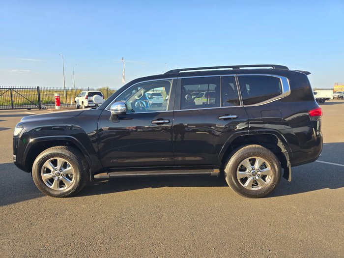 2024 Toyota LANDCRUISER Sahara Black