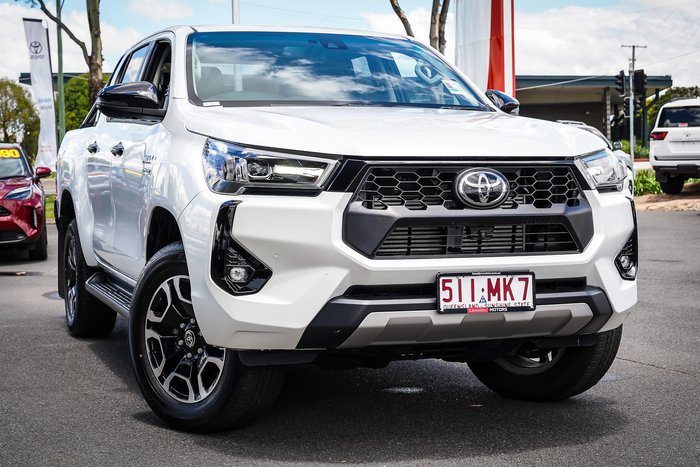 2024 Toyota HILUX SR5