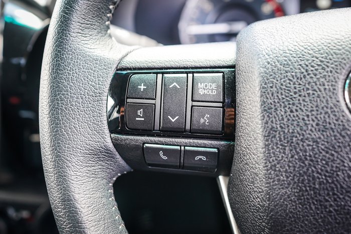 2024 Toyota HILUX SR5