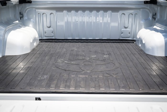 2024 Toyota HILUX SR5