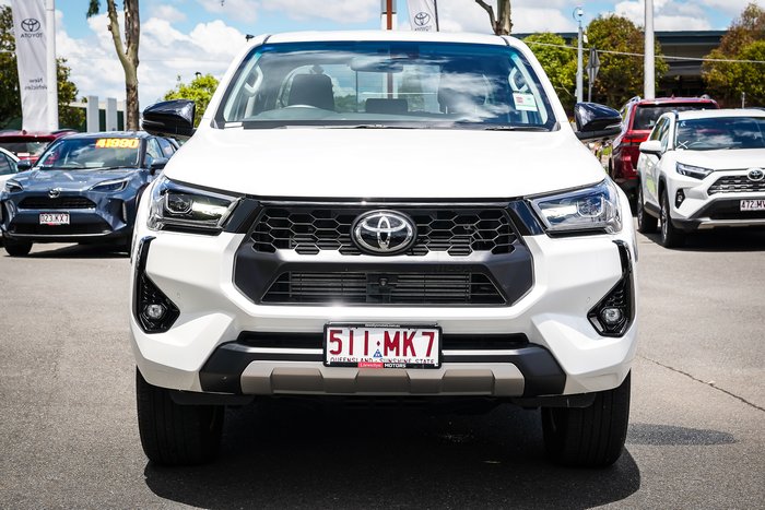 2024 Toyota HILUX SR5