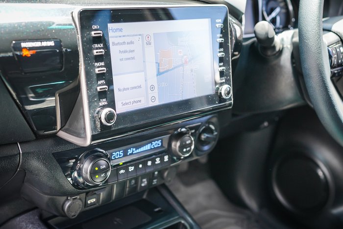 2024 Toyota HILUX SR5