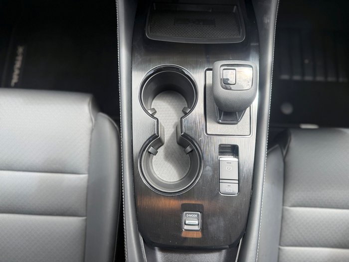 2025 Nissan X-TRAIL ST-L