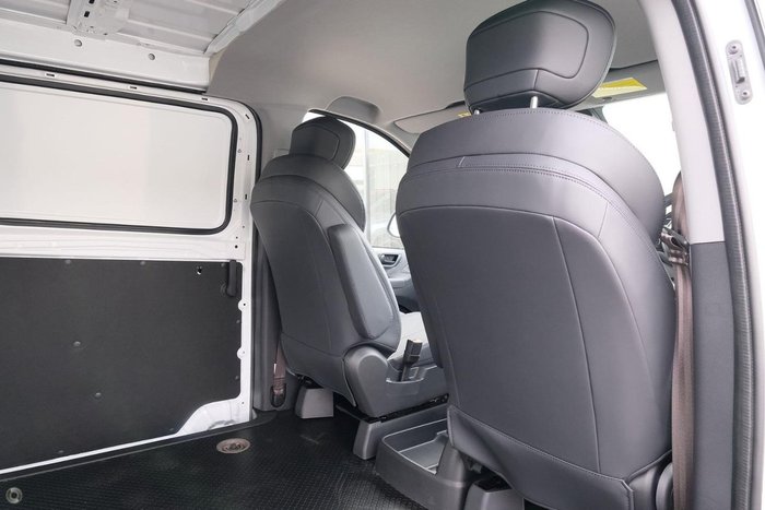 2026 LDV G10 Plus Lifting Tailgate with Cargo Barrier