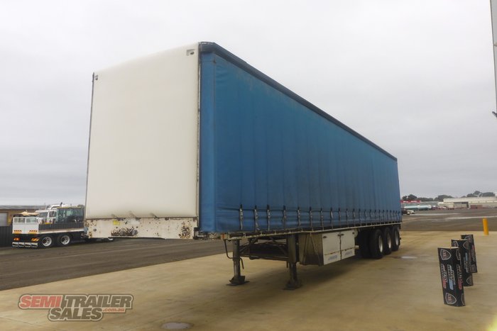 1999 Freighter 22 Pallet Curtainsider