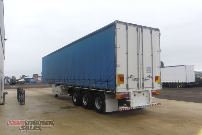 1999 Freighter 22 Pallet Curtainsider