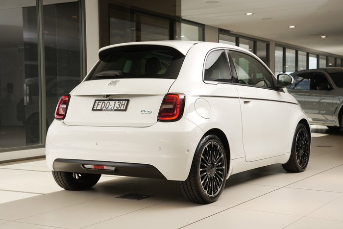 2023 Fiat 500e La Prima