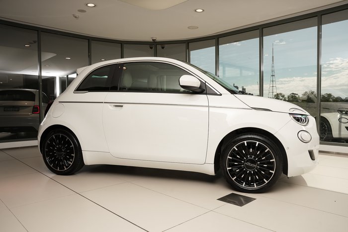2023 Fiat 500e La Prima
