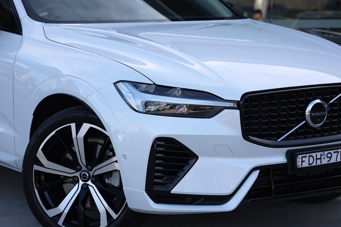 2023 Volvo XC60 Recharge Ultimate T8 Plug-In Hybrid