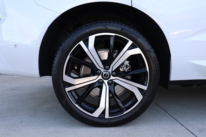 2023 Volvo XC60 Recharge Ultimate T8 Plug-In Hybrid