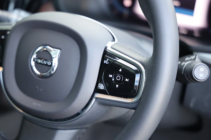 2023 Volvo XC60 Recharge Ultimate T8 Plug-In Hybrid