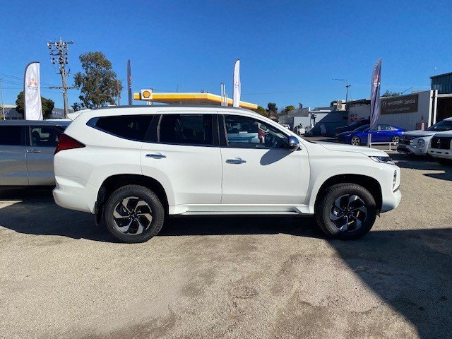 2024 MITSUBISHI Pajero Sport GLS