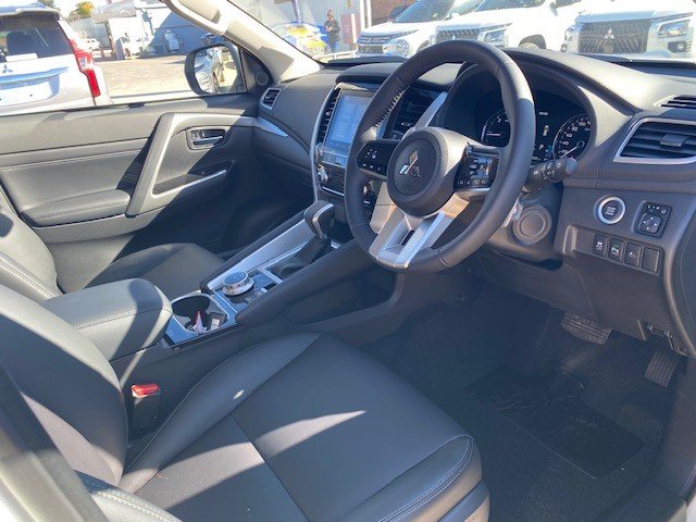2024 MITSUBISHI Pajero Sport GLS