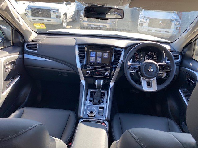 2024 MITSUBISHI Pajero Sport GLS