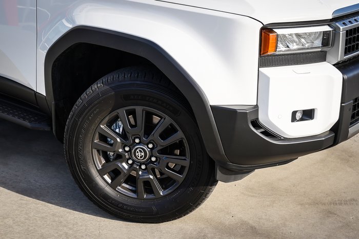 2025 Toyota PRADO GXL