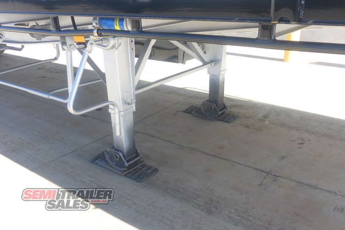 2003 Maxitrans 22 Pallet Flat Top