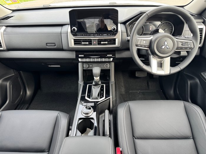 2025 MITSUBISHI Triton GLS