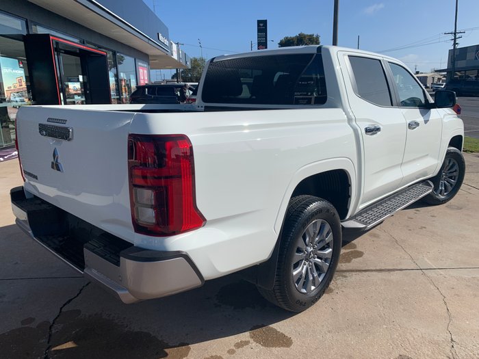 2024 Mitsubishi MV4X47 MV Triton GLS 2.4L D 6A/T 4X4 DC PU WHITE