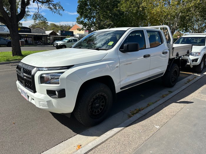 2025 Mitsubishi Triton GLX