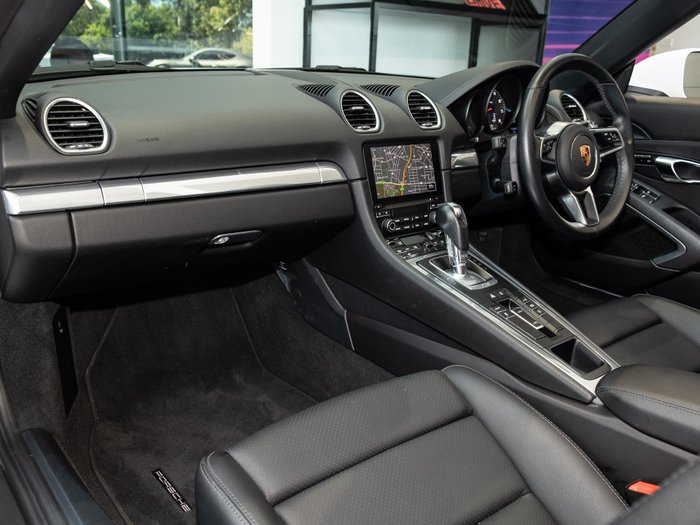 2022 Porsche 718 Boxster