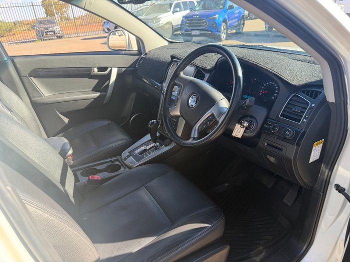 Holden CAPTIVA PEARL WHITE