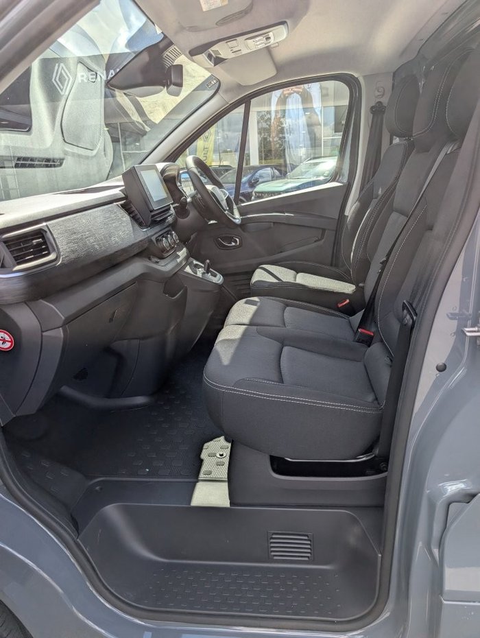 2025 RENAULT TRAFIC LWB PREMIUM