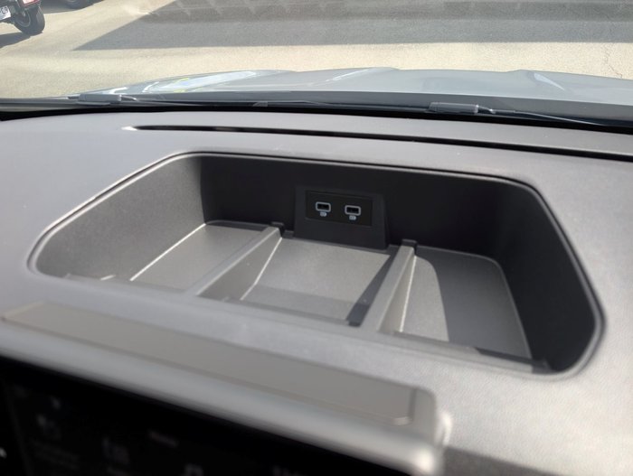 2025 RENAULT TRAFIC LWB PREMIUM