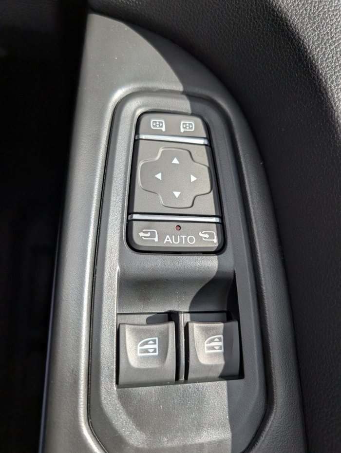 2025 RENAULT TRAFIC LWB PREMIUM