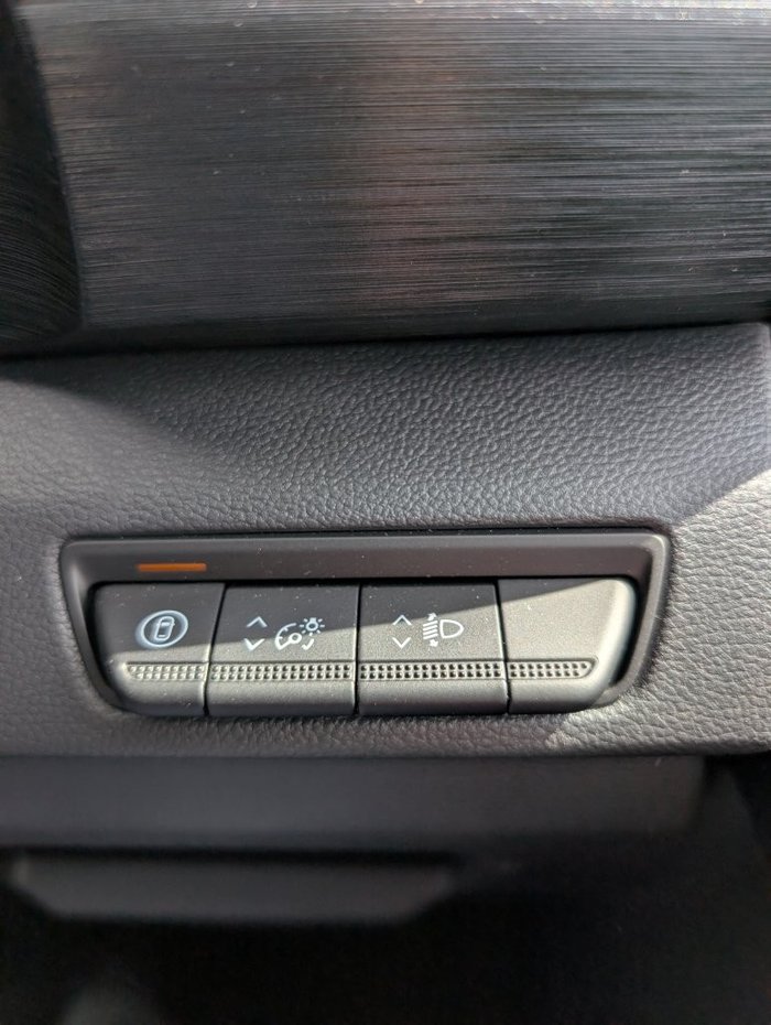 2025 RENAULT TRAFIC LWB PREMIUM