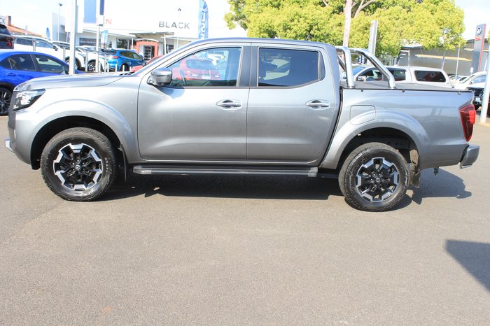 2022 Nissan Navara ST-X