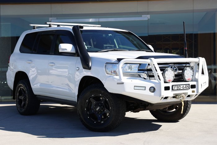 2016 TOYOTA LANDCRUISER