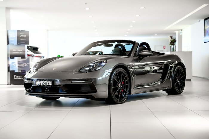 2023 Porsche 718