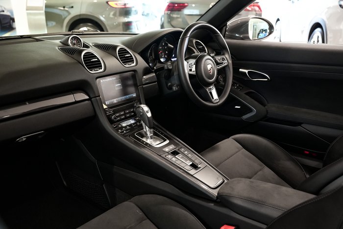 2023 Porsche 718 Boxster S